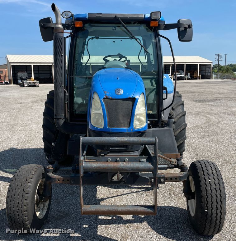 image for item JQ9639 2009 New Holland T6020  tractor