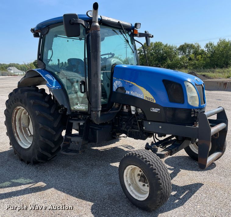 image for item JQ9639 2009 New Holland T6020  tractor