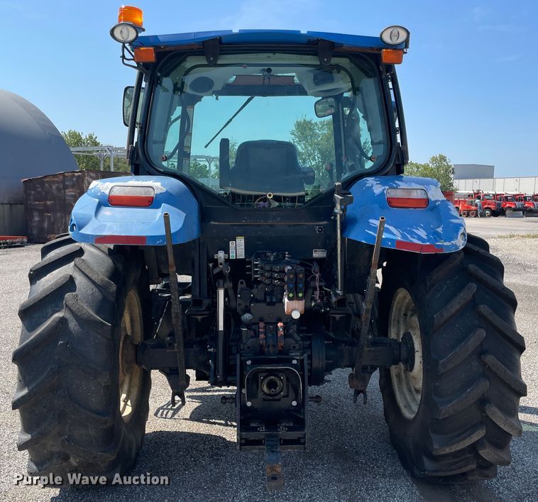 image for item JQ9639 2009 New Holland T6020  tractor