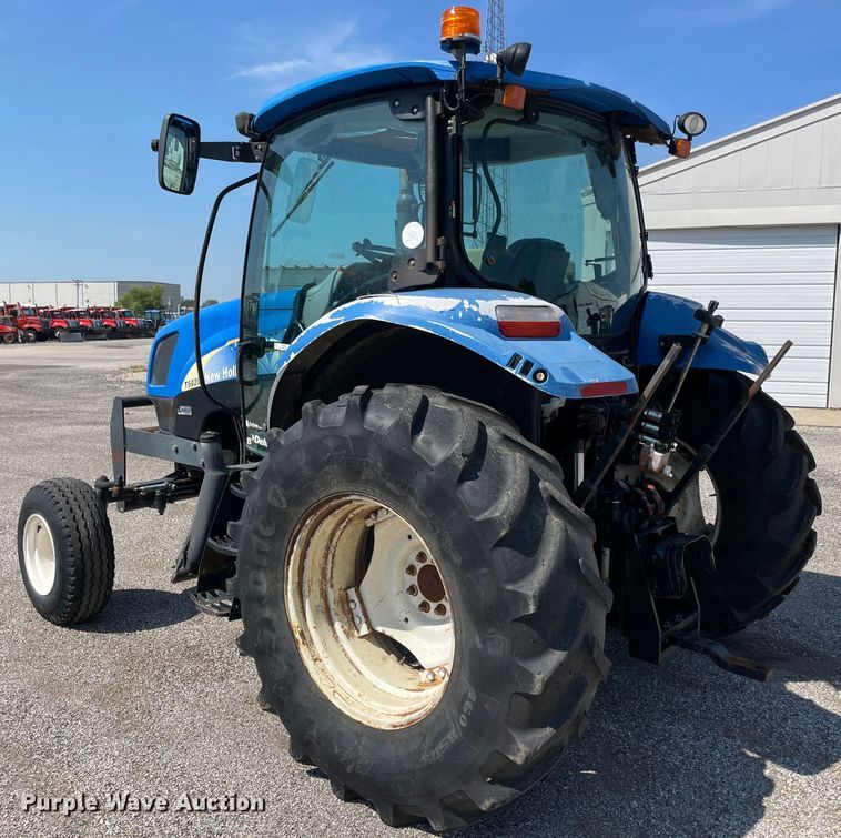 image for item JQ9639 2009 New Holland T6020  tractor