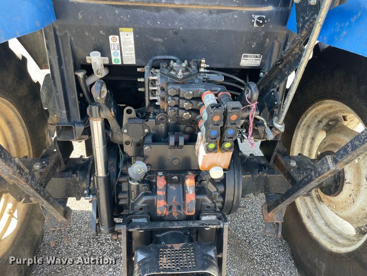 image for item JQ9639 2009 New Holland T6020  tractor