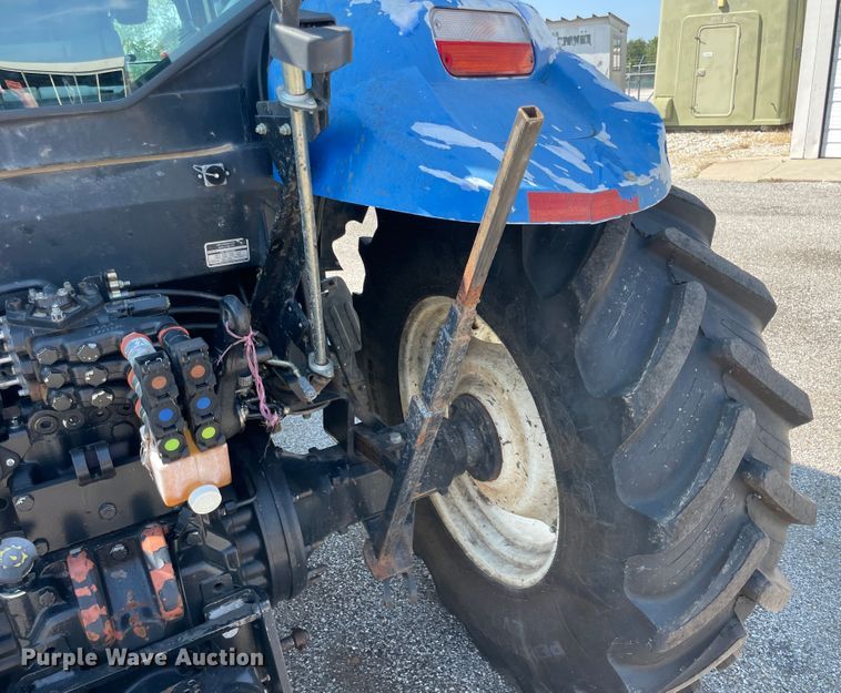 image for item JQ9639 2009 New Holland T6020  tractor