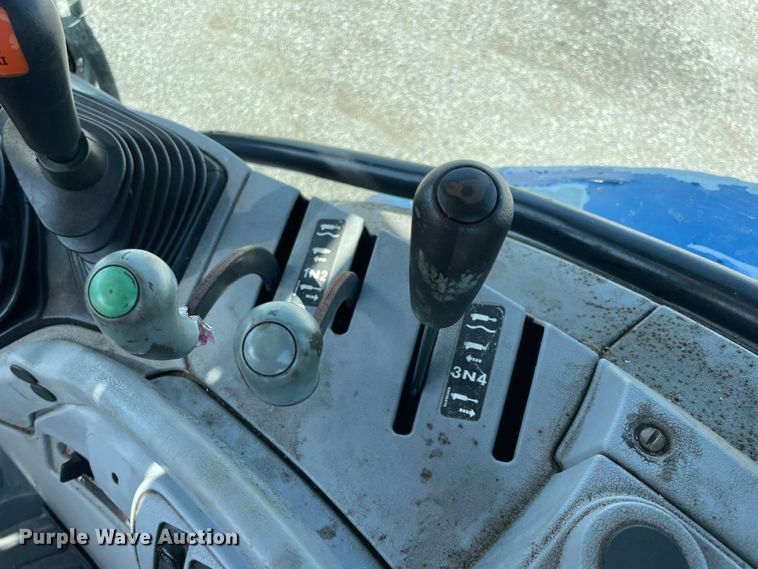 image for item JQ9639 2009 New Holland T6020  tractor