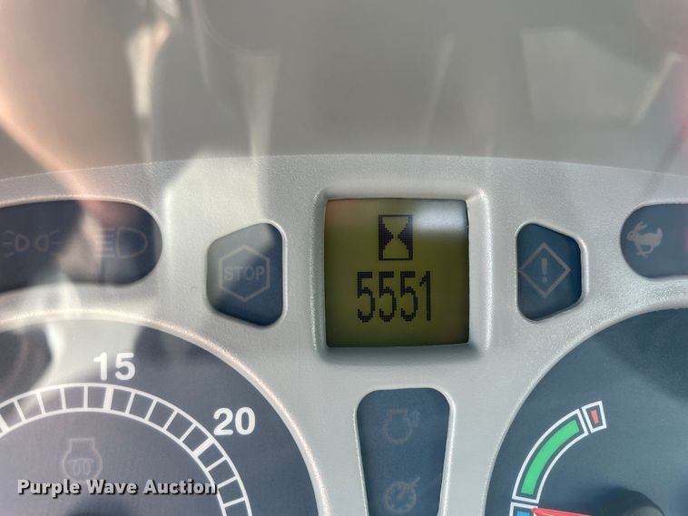 image for item JQ9639 2009 New Holland T6020  tractor