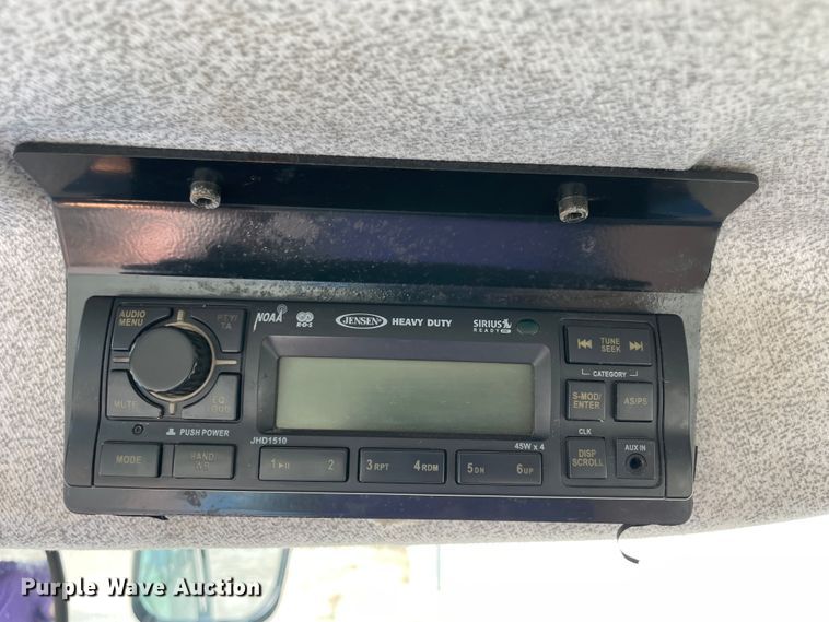 image for item JQ9639 2009 New Holland T6020  tractor