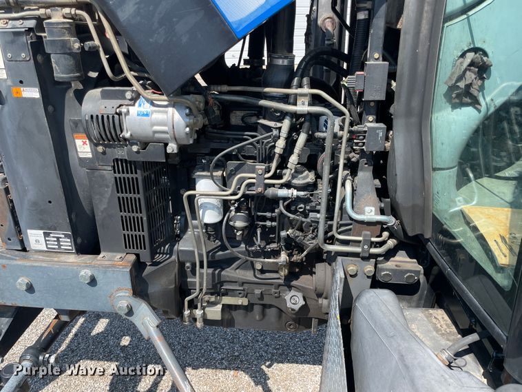 image for item JQ9639 2009 New Holland T6020  tractor