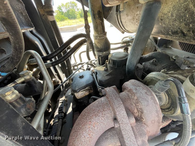 image for item JQ9639 2009 New Holland T6020  tractor