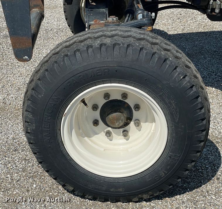 image for item JQ9639 2009 New Holland T6020  tractor