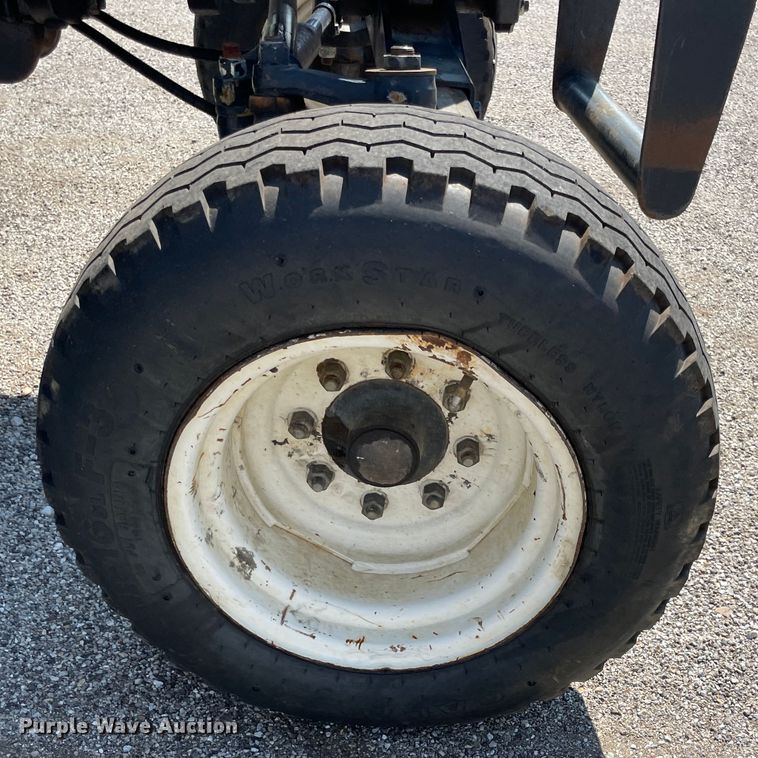 image for item JQ9639 2009 New Holland T6020  tractor