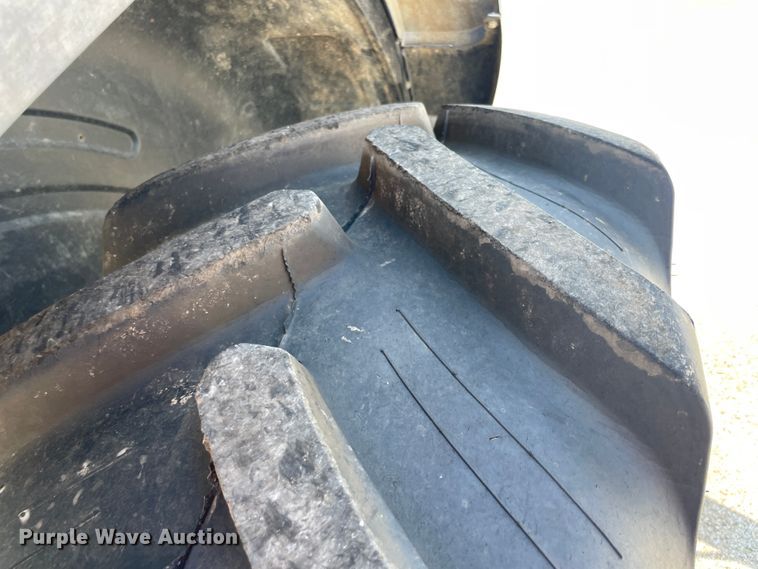 image for item JQ9639 2009 New Holland T6020  tractor