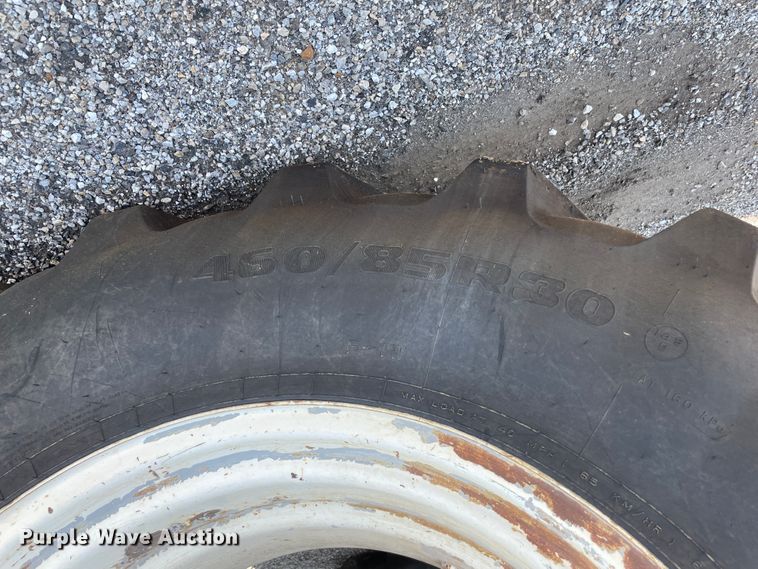 image for item JQ9639 2009 New Holland T6020  tractor