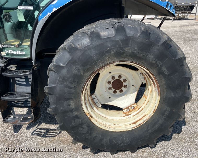 image for item JQ9639 2009 New Holland T6020  tractor