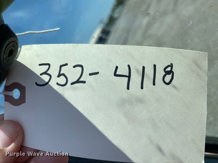 image for item JQ9639 2009 New Holland T6020  tractor