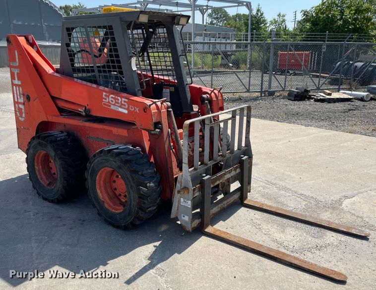 image for item JQ9640 1999 Gehl 5635DX  skid steer loader