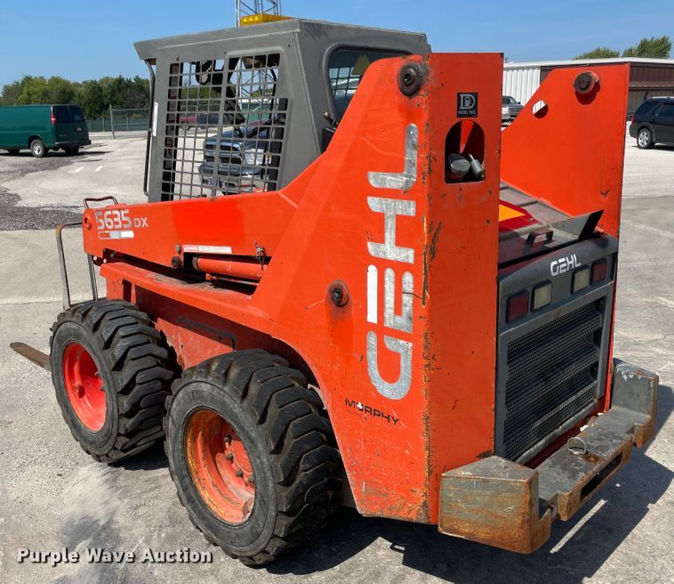 image for item JQ9640 1999 Gehl 5635DX  skid steer loader
