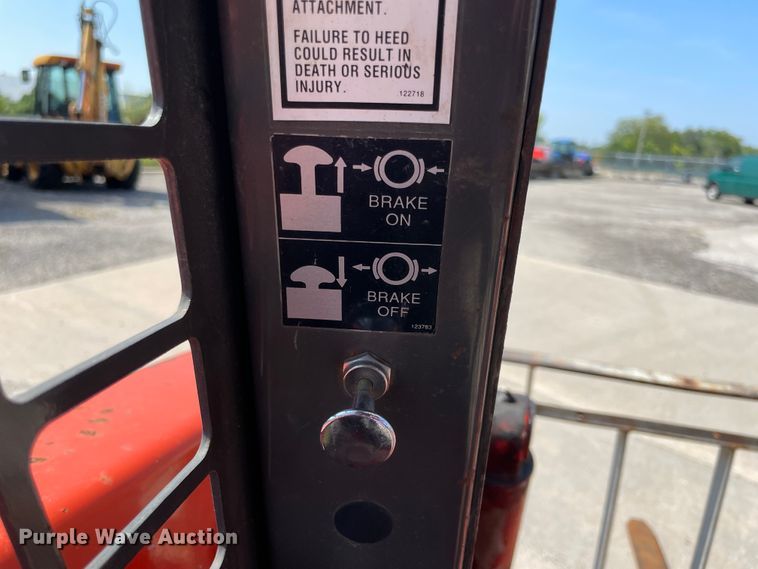 image for item JQ9640 1999 Gehl 5635DX  skid steer loader