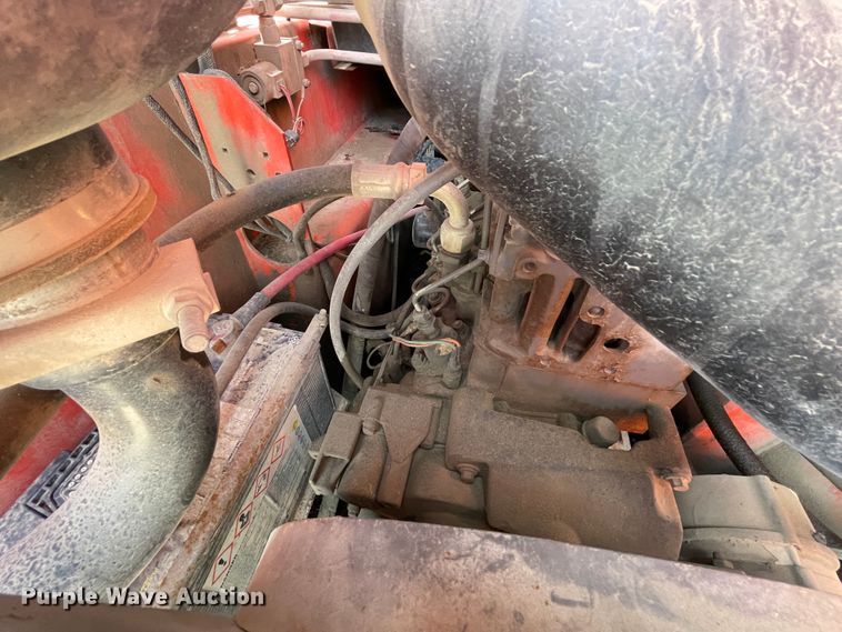 image for item JQ9640 1999 Gehl 5635DX  skid steer loader