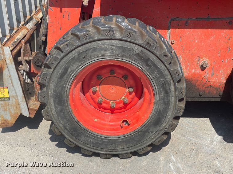 image for item JQ9640 1999 Gehl 5635DX  skid steer loader