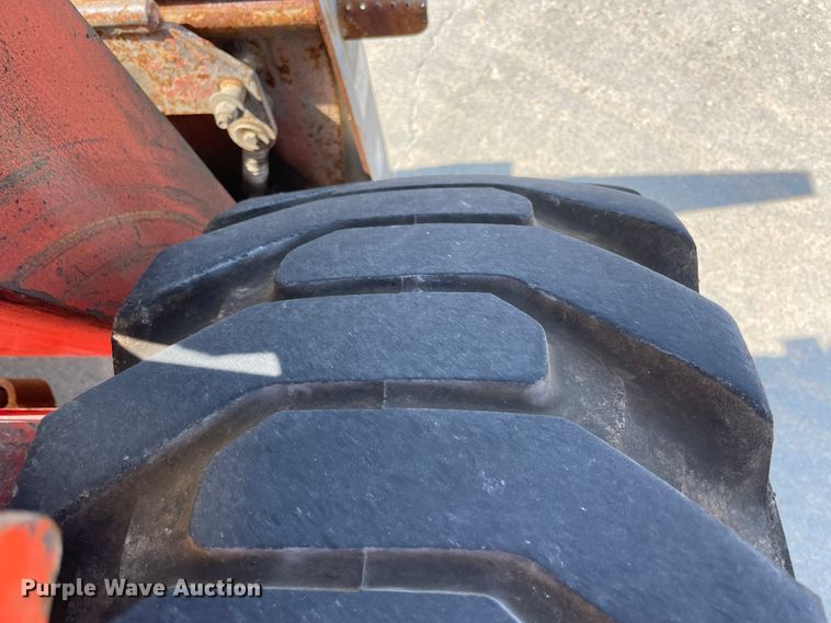 image for item JQ9640 1999 Gehl 5635DX  skid steer loader