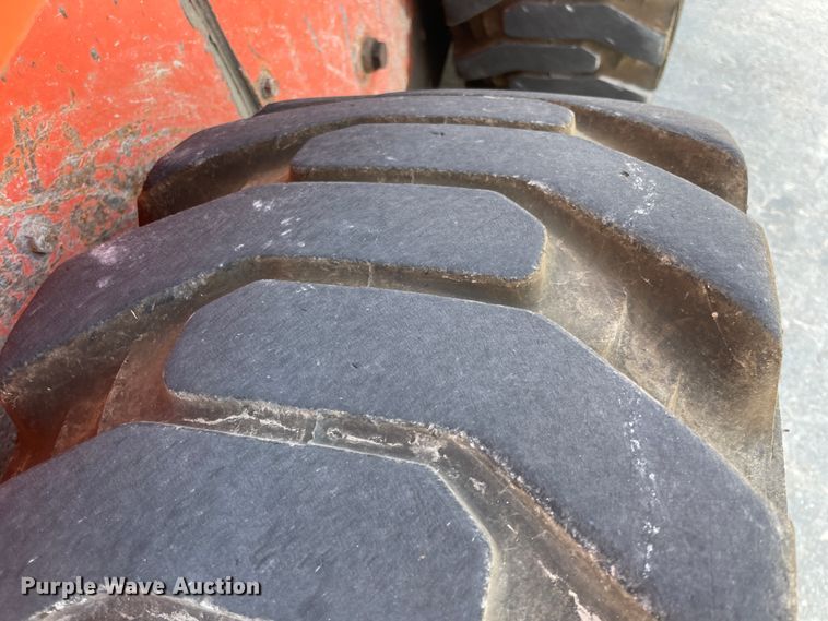 image for item JQ9640 1999 Gehl 5635DX  skid steer loader