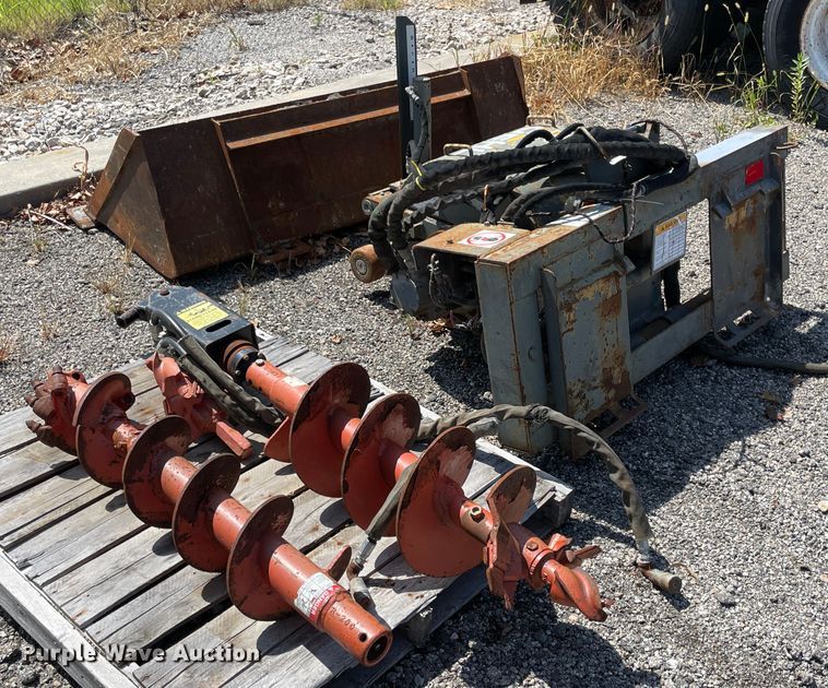 image for item JQ9640 1999 Gehl 5635DX  skid steer loader