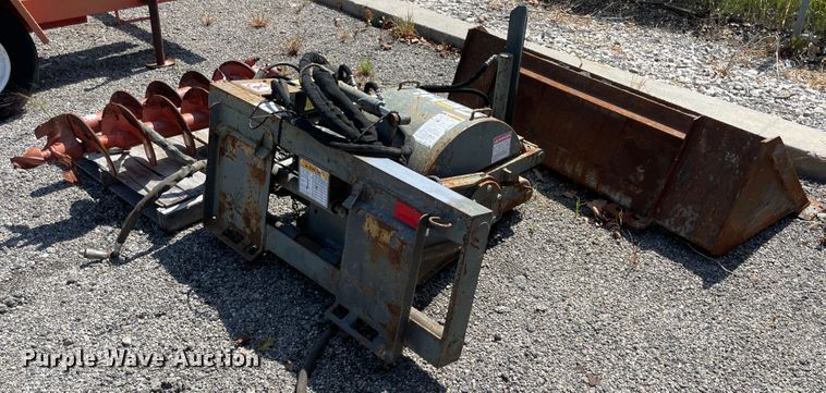 image for item JQ9640 1999 Gehl 5635DX  skid steer loader