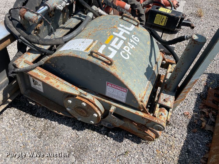 image for item JQ9640 1999 Gehl 5635DX  skid steer loader