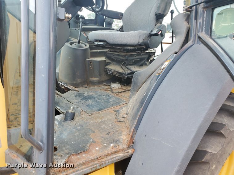 image for item KK9237 2006 John Deere 310G  backhoe