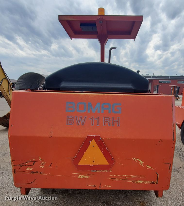 image for item KK9238 2000 Bomag BW11RH  pneumatic roller