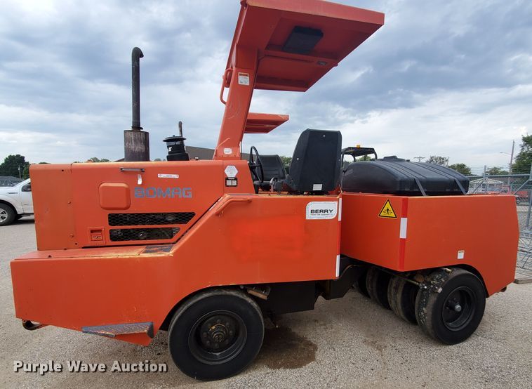 image for item KK9238 2000 Bomag BW11RH  pneumatic roller