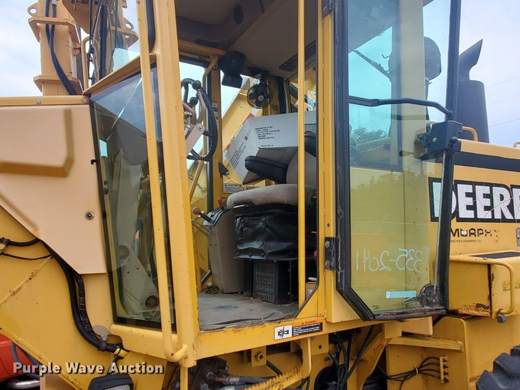 image for item KK9240 2001 John Deere 770CH  motor grader