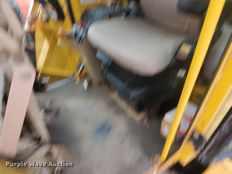 image for item KK9240 2001 John Deere 770CH  motor grader