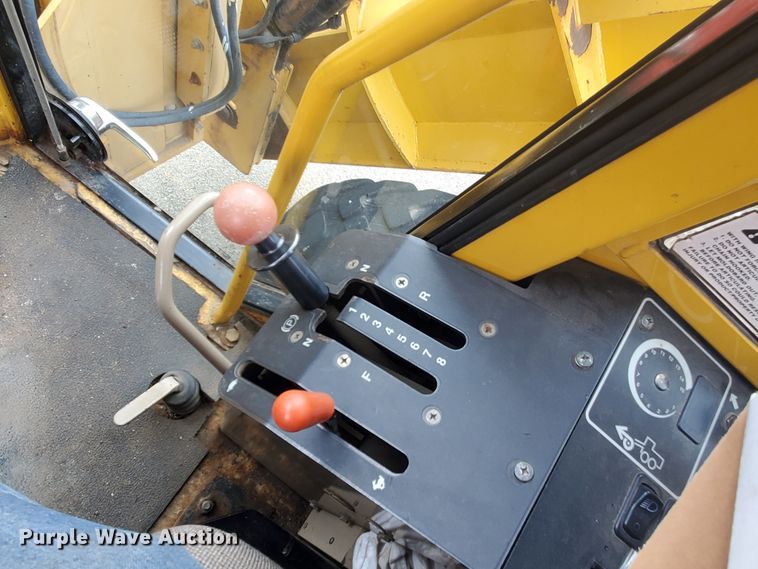 image for item KK9240 2001 John Deere 770CH  motor grader