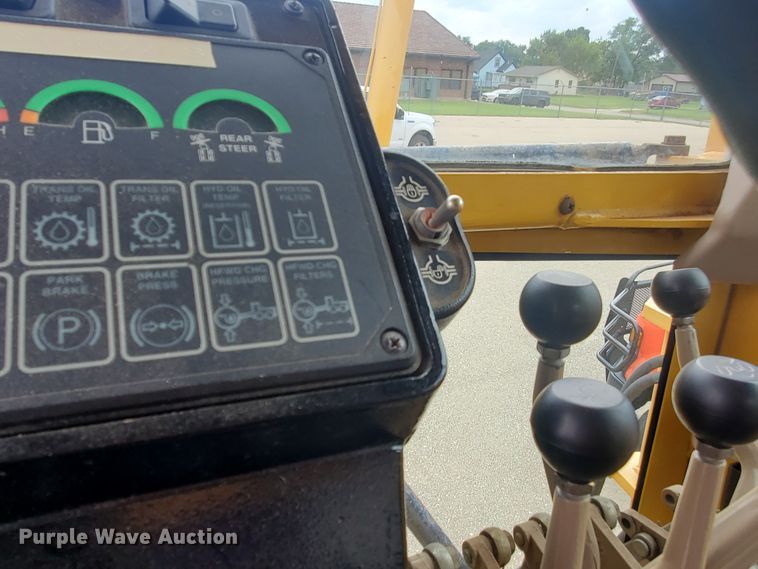 image for item KK9240 2001 John Deere 770CH  motor grader