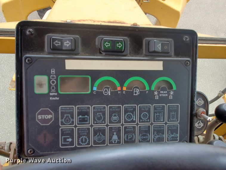 image for item KK9240 2001 John Deere 770CH  motor grader