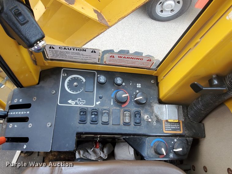 image for item KK9240 2001 John Deere 770CH  motor grader