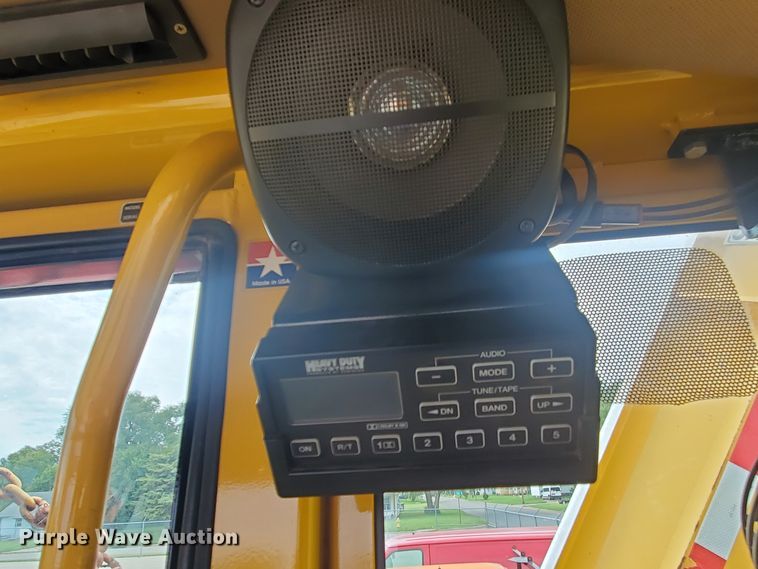 image for item KK9240 2001 John Deere 770CH  motor grader