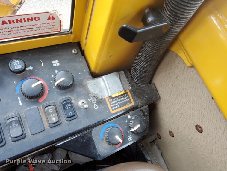 image for item KK9240 2001 John Deere 770CH  motor grader