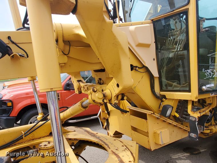 image for item KK9240 2001 John Deere 770CH  motor grader