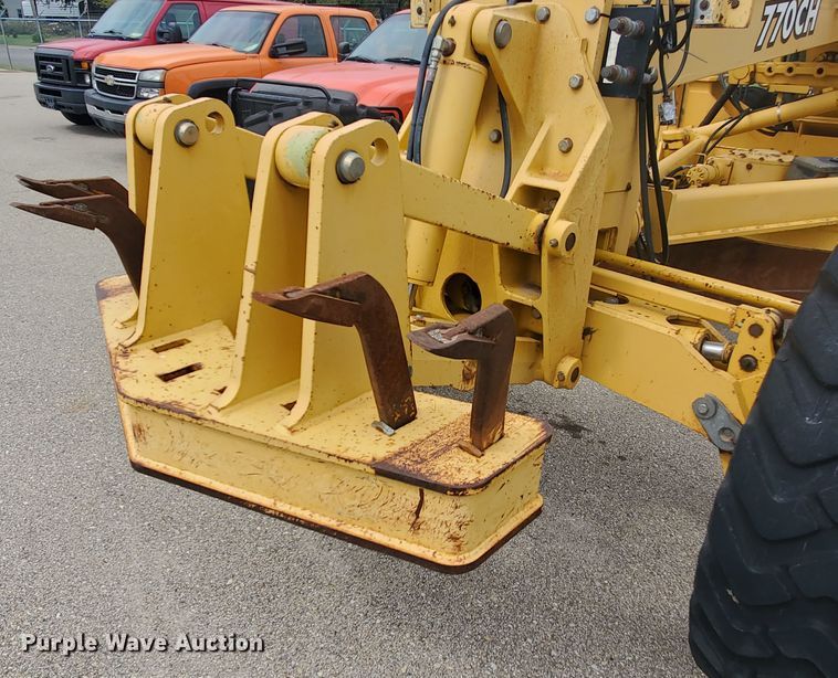 image for item KK9240 2001 John Deere 770CH  motor grader