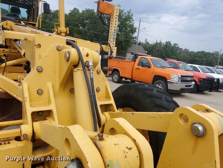 image for item KK9240 2001 John Deere 770CH  motor grader