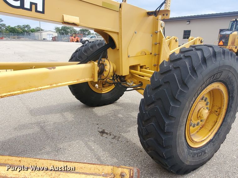 image for item KK9240 2001 John Deere 770CH  motor grader