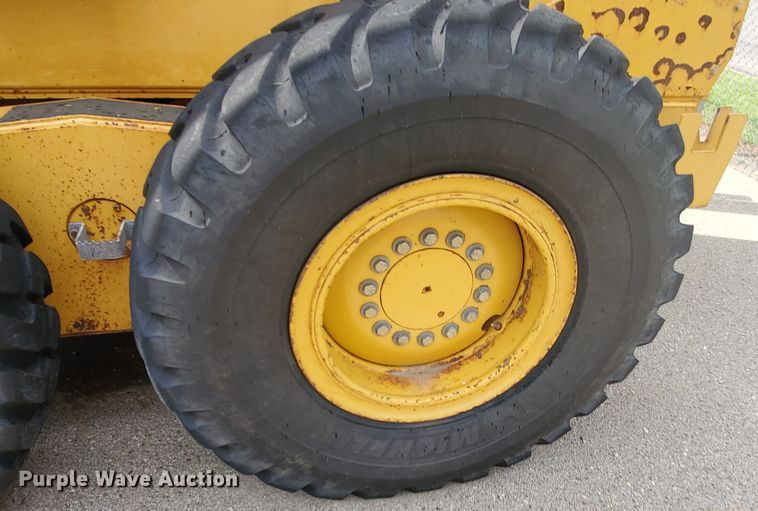 image for item KK9240 2001 John Deere 770CH  motor grader