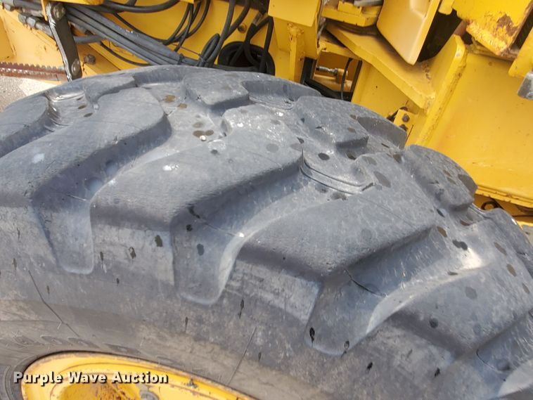 image for item KK9240 2001 John Deere 770CH  motor grader