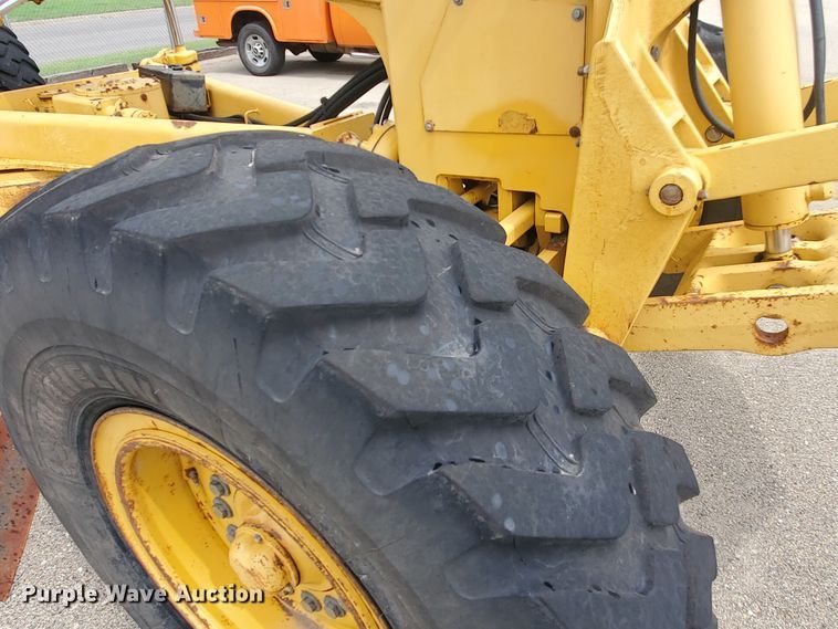 image for item KK9240 2001 John Deere 770CH  motor grader