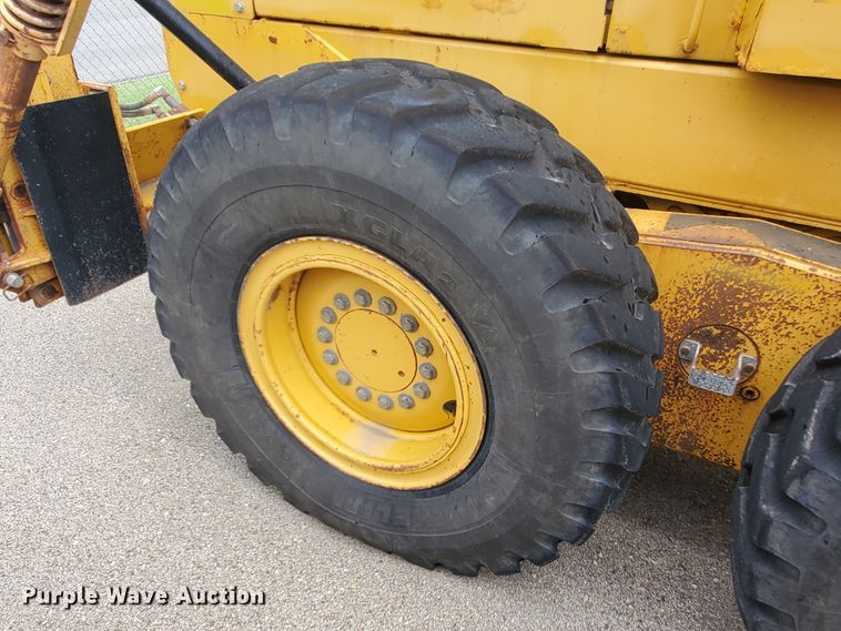 image for item KK9240 2001 John Deere 770CH  motor grader