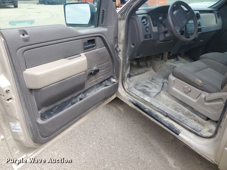 image for item KK9243 2009 Ford F150 XL  pickup truck