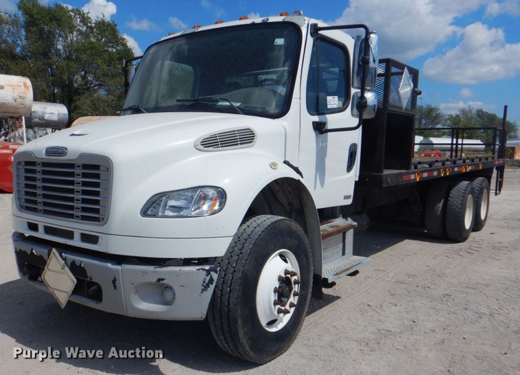 image for item DG1726 2008 Freightliner Business Class M2  flatbed truck