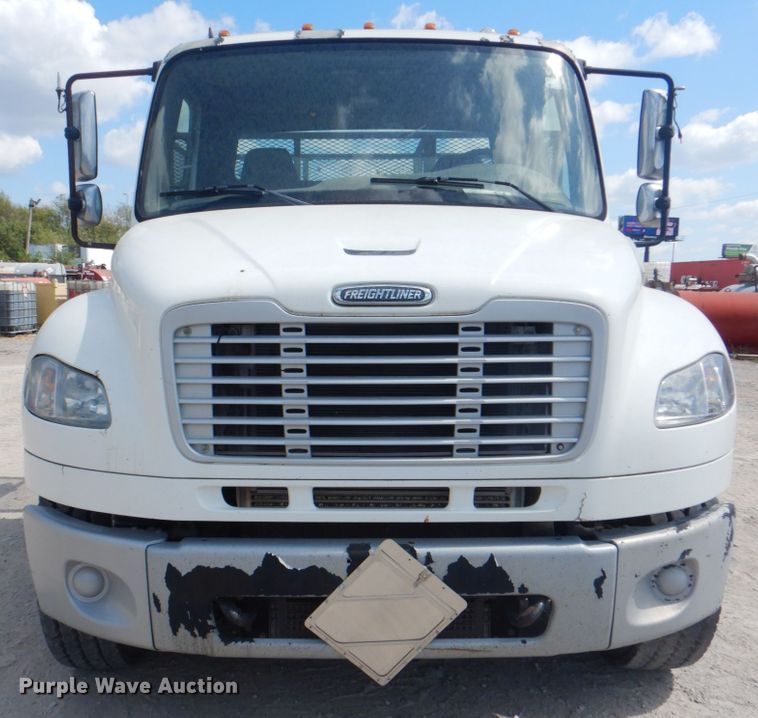 image for item DG1726 2008 Freightliner Business Class M2  flatbed truck