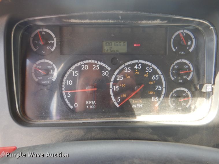 image for item DG1726 2008 Freightliner Business Class M2  flatbed truck